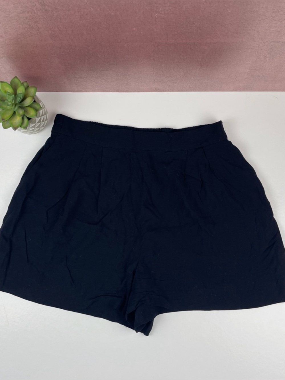 H&M Solid Black Lightweight Shorts Casual Women Size 8
